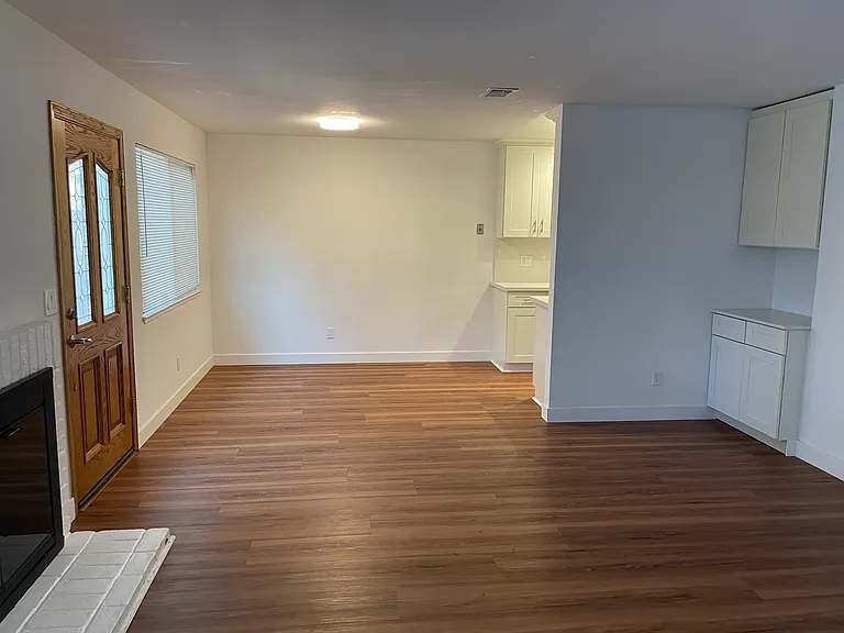 1504 Dolphin Dr — Photo 4