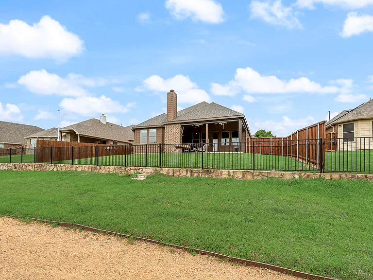 2112 Benjamin Creek Dr — Photo 47