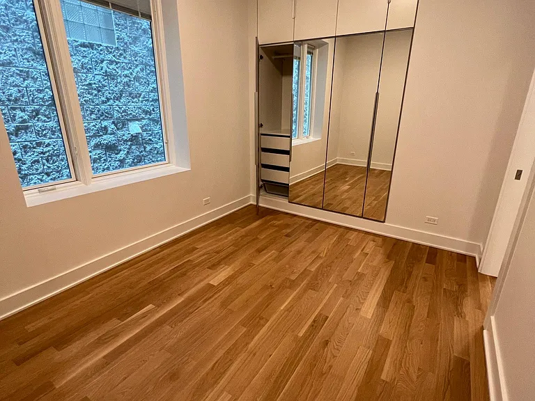 524 N May St #3 — Photo 6