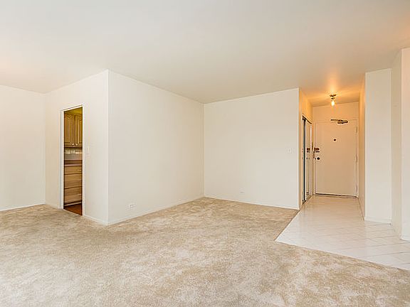4th image of 3900 N Lake Shore Dr APT 3J