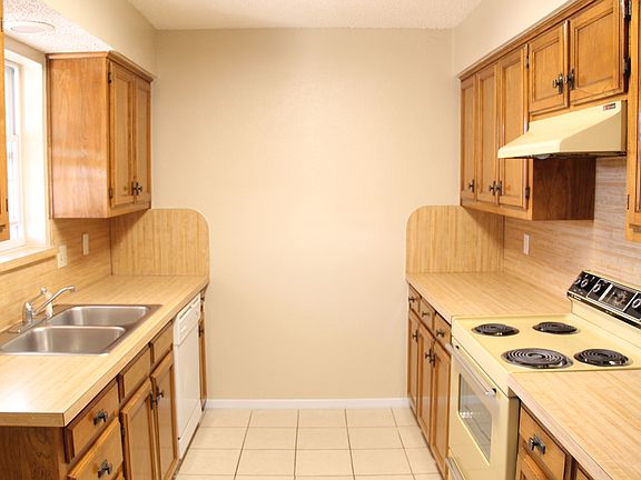 2nd image of 2500 Bowling Green St APT A