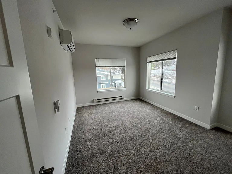 Cottage Grove Commons: Gaston — Photo 96