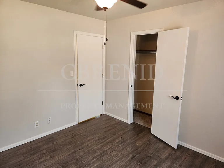 423 Oakdale Dr — Photo 10