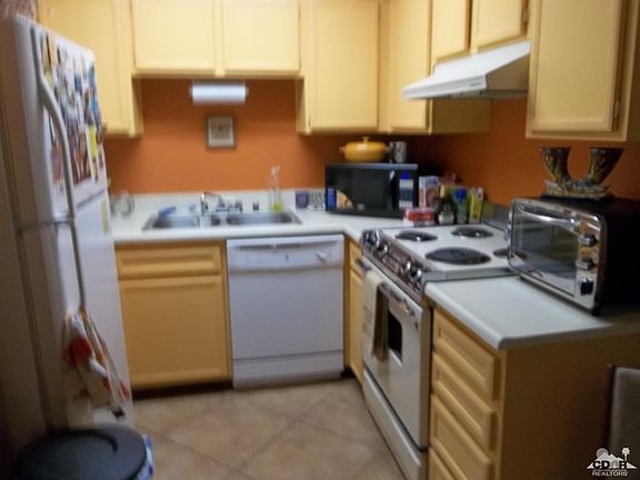 3rd image of 1407 N Sunflower Cir