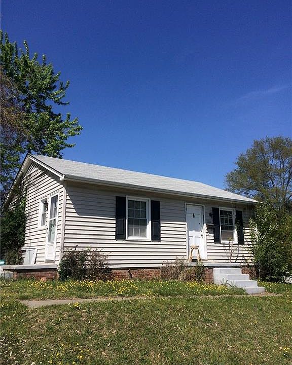 2nd image of 1544 McCormick St