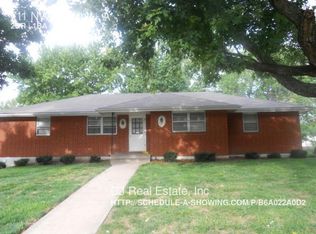 711 NW 6th St, Blue Springs, MO 64014