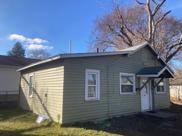 705 Pine St, La Porte City, IA 50651