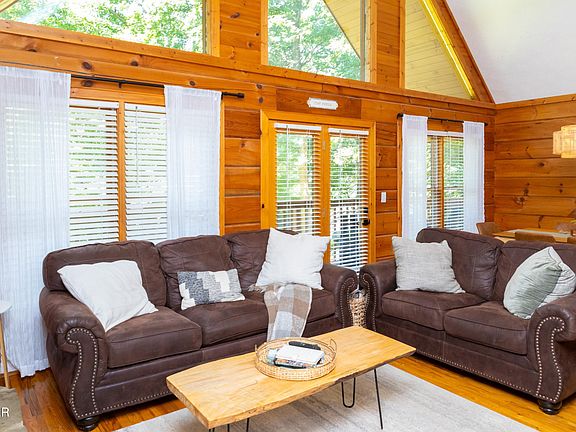 3rd image of 3653 Country Pines Way