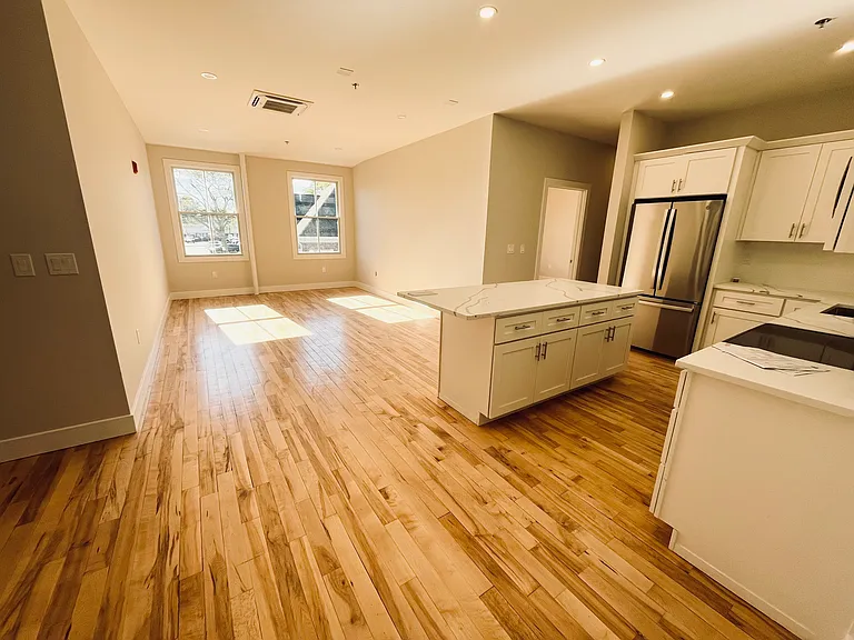 461 Main St #222 — Photo 4