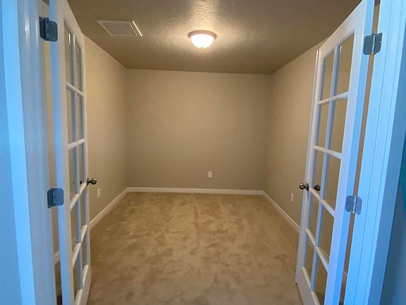 5th image of 3621 Magnolia Ave