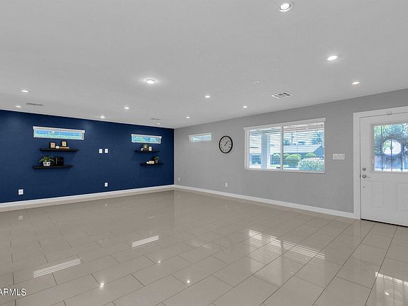 4th image of 2324 E Glenrosa Ave