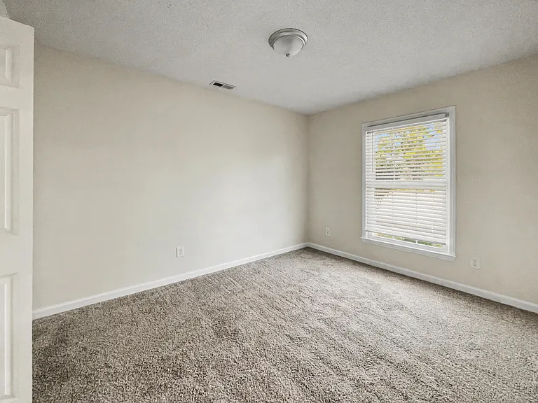 4918 Waltmoor Rd — Photo 10