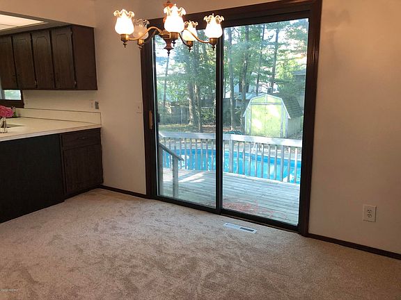 4th image of 1308 Clayton Ave