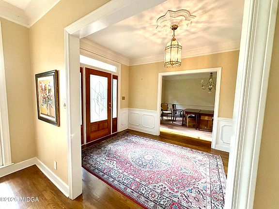 3rd image of 101 Howard Oaks Dr
