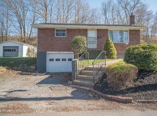 1110R Springbrook Ave, Moosic, PA 18507