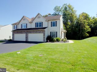 12 Regina Dr, Reading, PA 19608