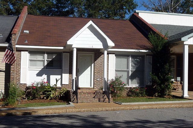 1st image of 118 Emerald Lake Dr