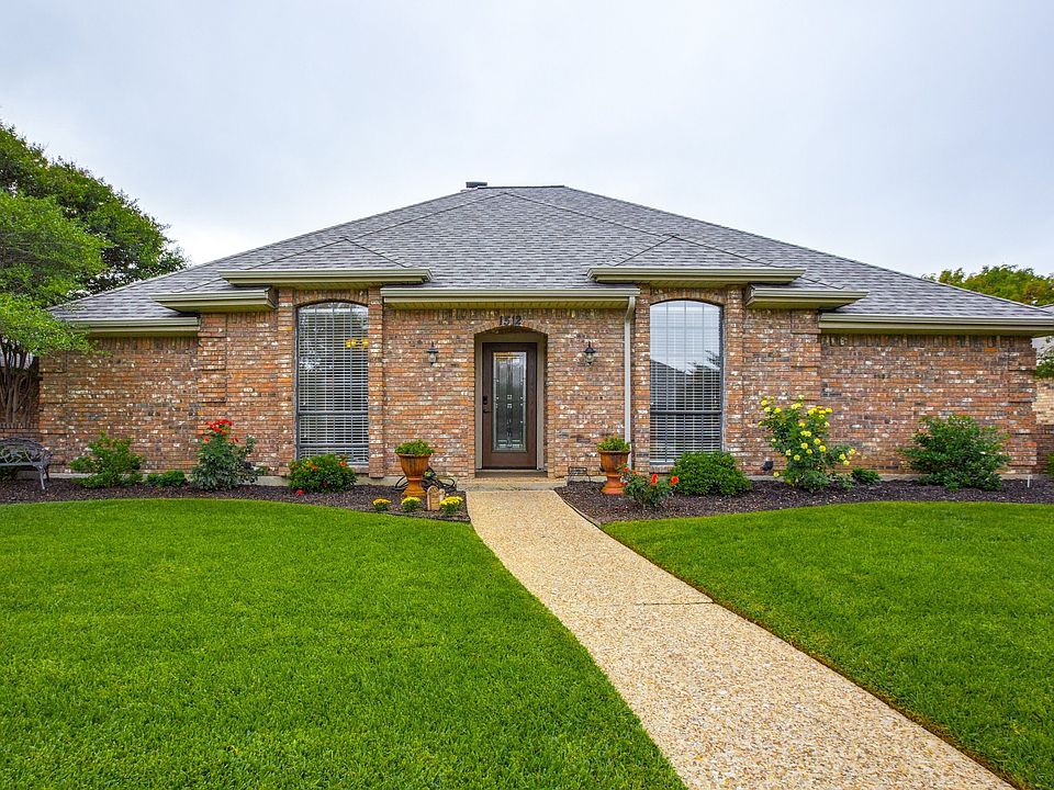 0_1512-bellflower-dr-carrollton-tx-High-Res-1.jpg