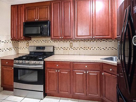 3rd image of 895 Prospect Ave #C