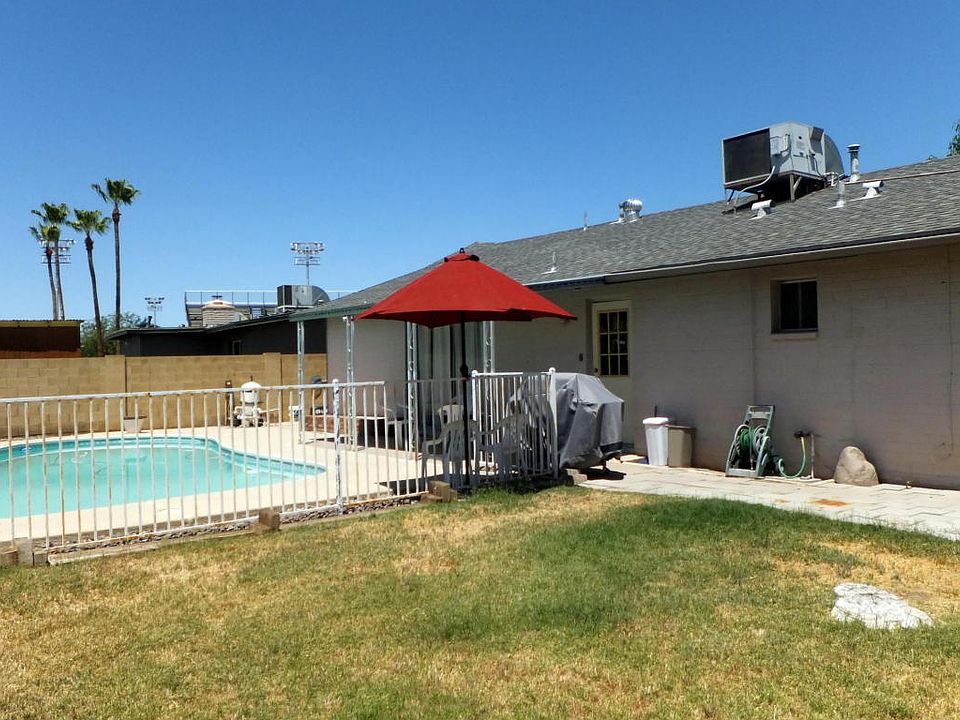 1st image of 1915 E Balboa Dr