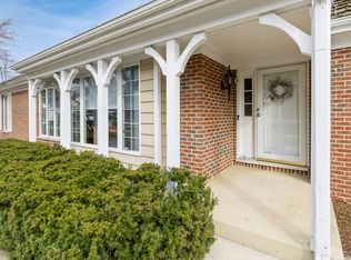 1395 Shire Cir, Palatine, IL 60067