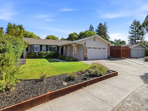 4th image of 4236 Brookshire Circle