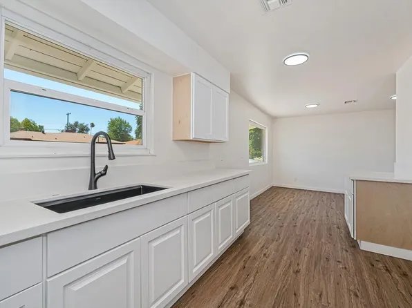 1132 Amberwood Rd, Sacramento, CA 95864
