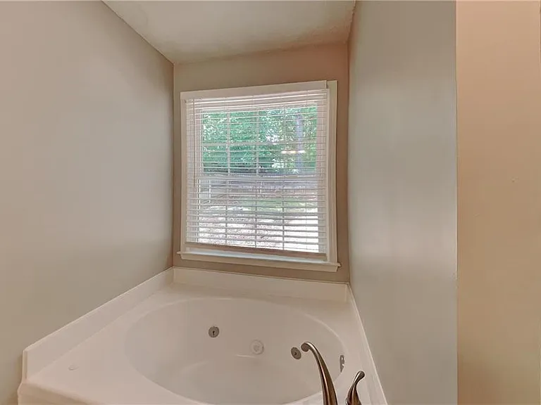 3912 Sharpel Ln NW — Photo 9