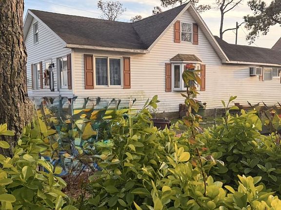 2nd image of 21162 Tuff St