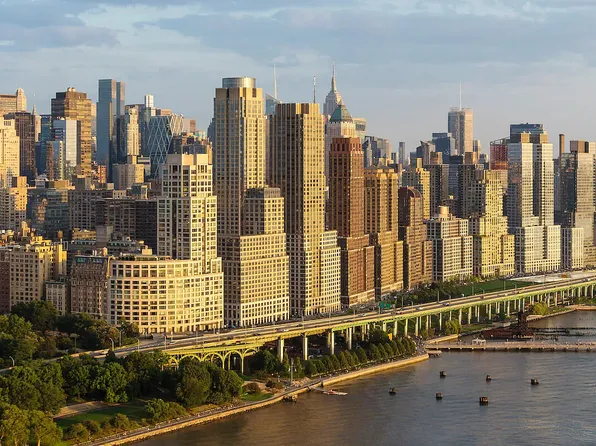 200 Riverside Boulevard image 16 of 16