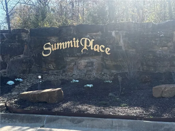 2221 N Marks Mill Ln #143, Fayetteville, AR 72703