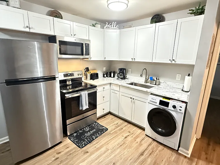 2736 Frankfort Ave #202 — Photo 8