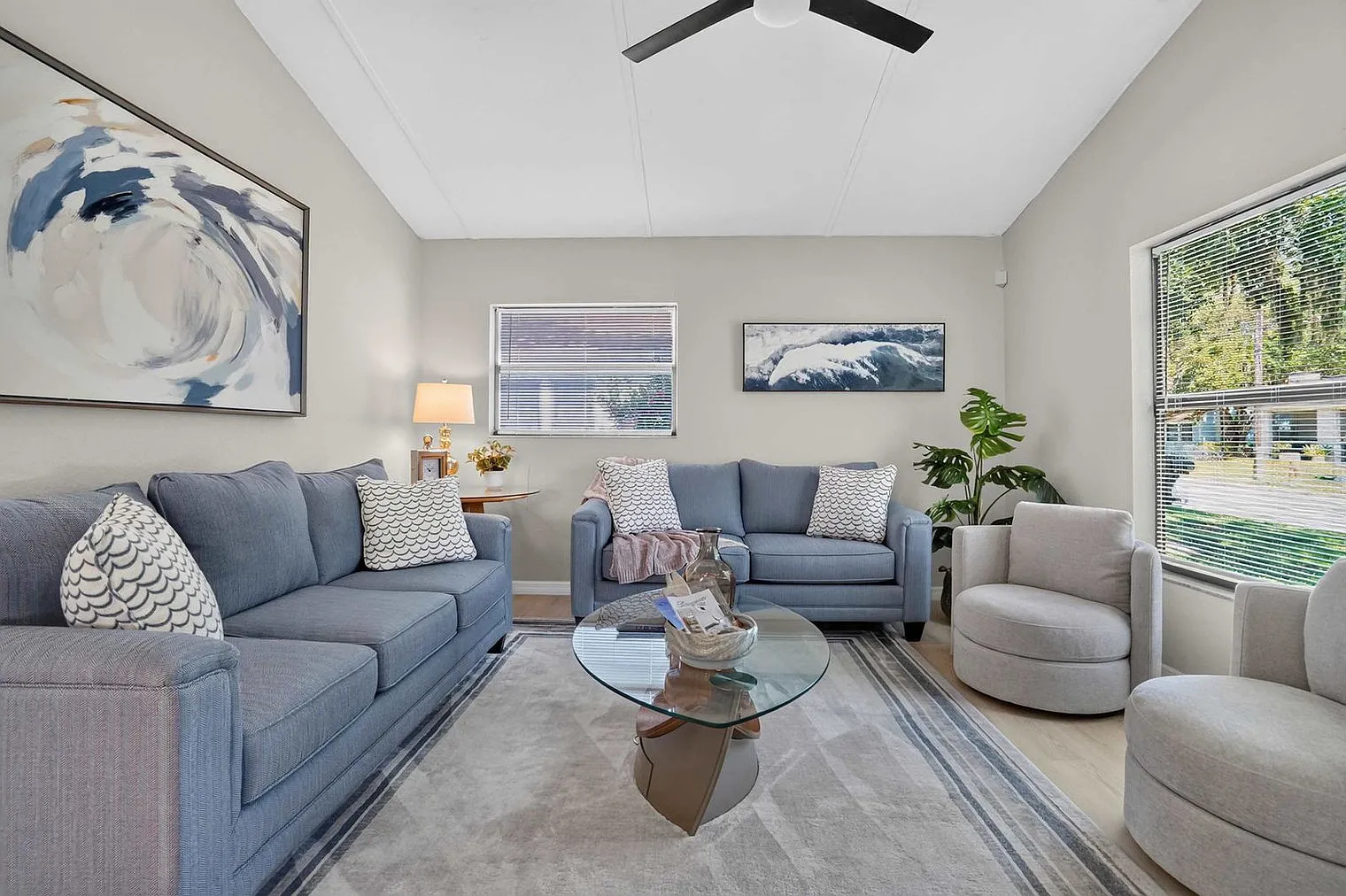 3 bed, 2.0 bath, 1280 sqft, $3,595 — Photo 2