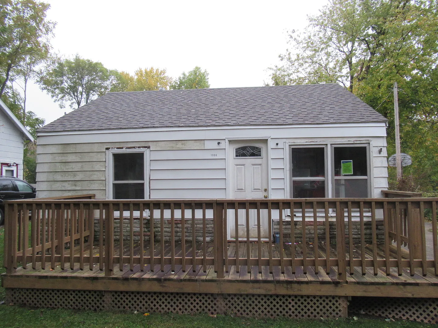 1006 W Tremont St photo 1