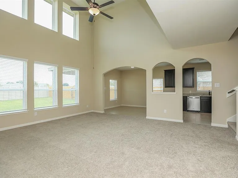 21202 Sunshine Meadow Dr — Photo 2