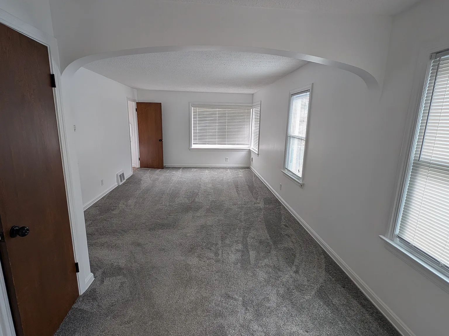 2 bed, 928 sqft, $1,200 — Photo 3