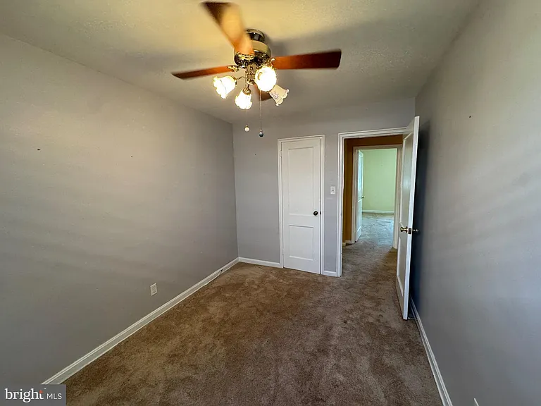 2906 Breezy Ter — Photo 63