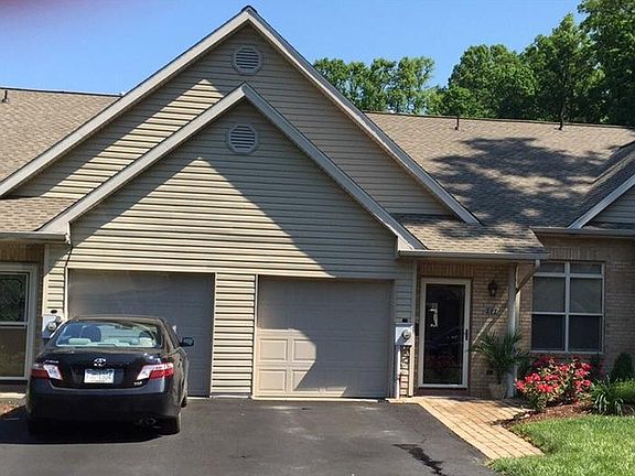 2nd image of 202 Lawnview Way