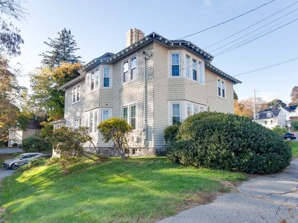 2 Stevens St, Methuen, MA 01844