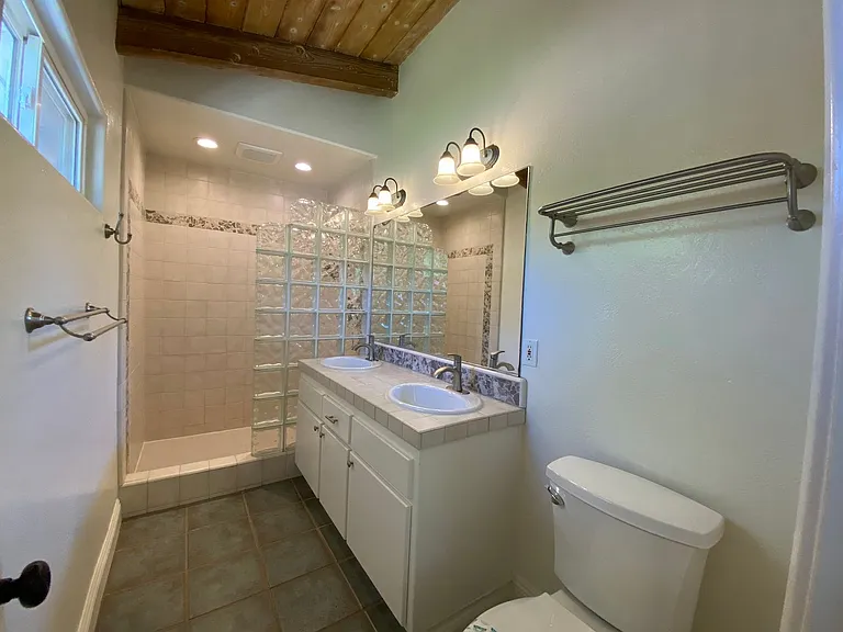 3010 N Broadway — Photo 10