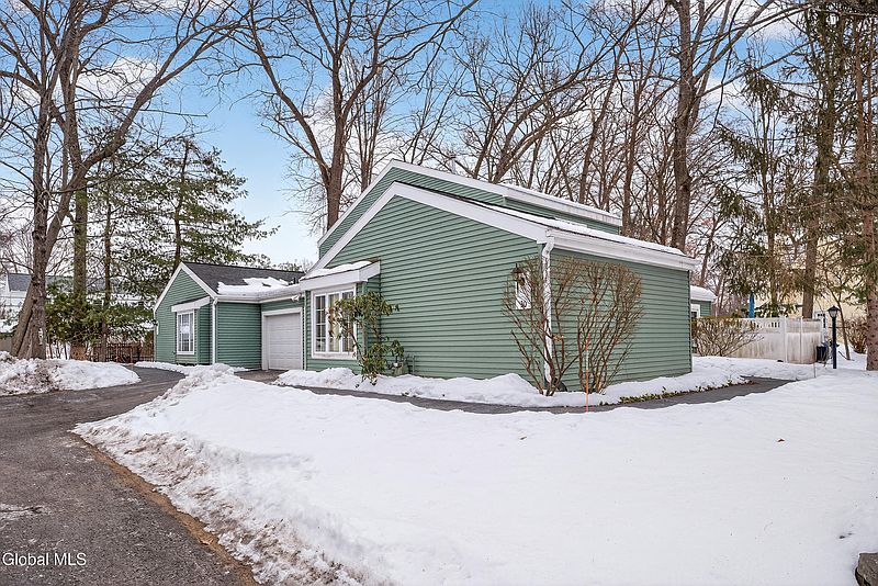 2nd image of 30 Willow Drive