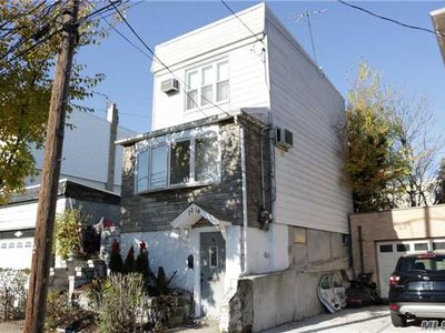 2218 48th St, Astoria, NY, 11105