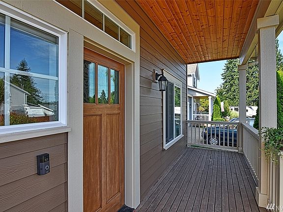 3rd image of 611 Emory Dr