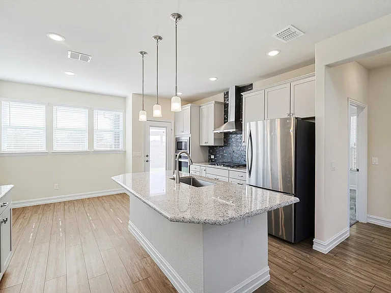 2806 Henson Ln — Photo 10