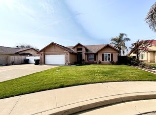 1329 N Simon Ct, Visalia, CA 93292