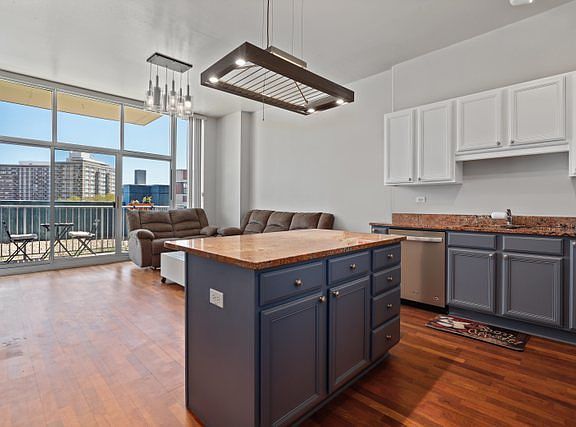 5th image of 1600 S Indiana Ave Unit 506