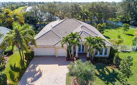 4th image of 8248 S Savannah Cir