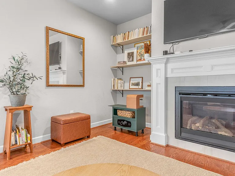 1545 Ocean Garden St — Photo 8