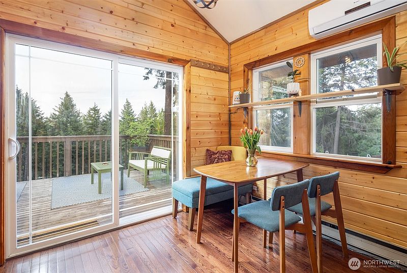 5th image of 451 Aspen Springs Road