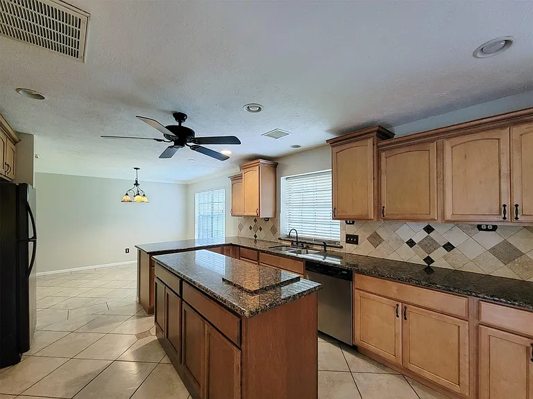 17207 Meadow Heights Dr — Photo 8